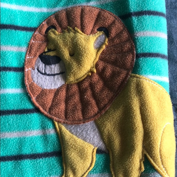 3 Carter’s footed pajamas in 2T BUNDLE - Picture 7 of 8